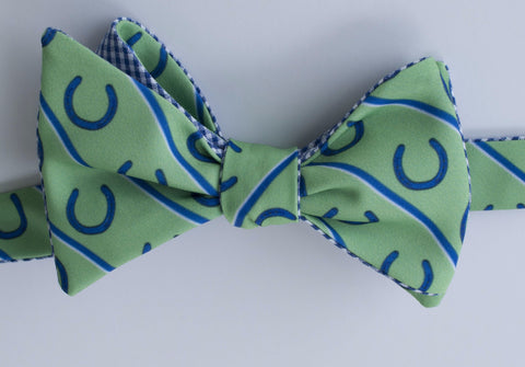 Horseshoes Bow Tie - green