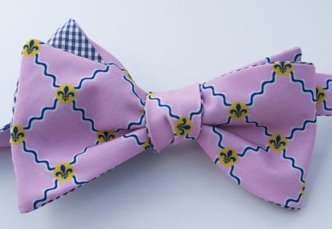 St. Louis Flag Bow Tie - pink